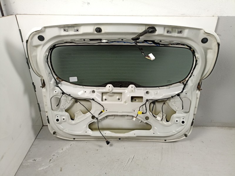 Recambio de porton trasero para kia carens iv 1.7 crdi referencia OEM IAM 73700A4040  