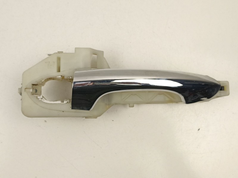 Recambio de manilla delantera izquierda para kia carens iv 1.7 crdi referencia OEM IAM 82655A4000  