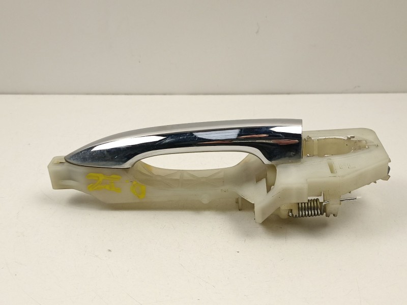 Recambio de manilla delantera izquierda para kia carens iv 1.7 crdi referencia OEM IAM 82655A4000  