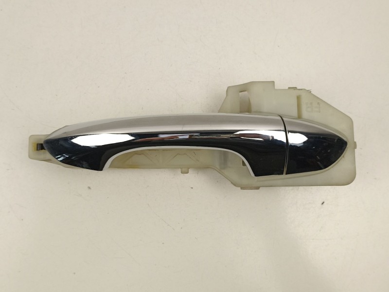 Recambio de manilla delantera derecha para kia carens iv 1.7 crdi referencia OEM IAM 82665A4000  