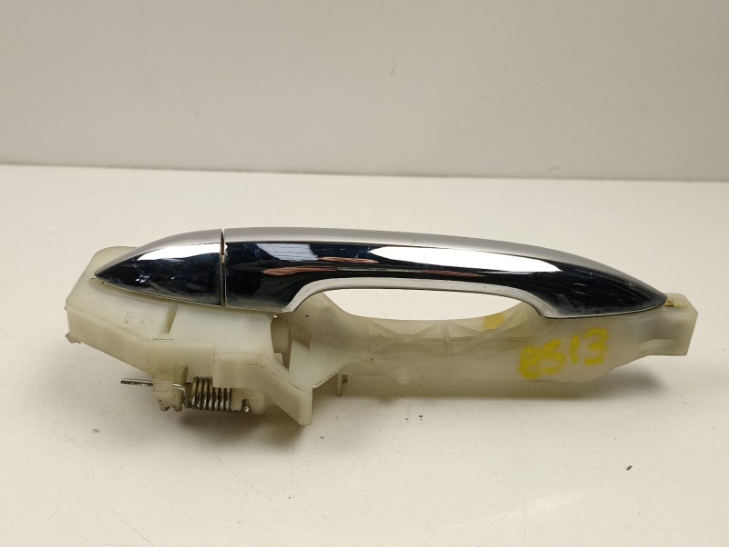 Recambio de manilla delantera derecha para kia carens iv 1.7 crdi referencia OEM IAM 82665A4000  