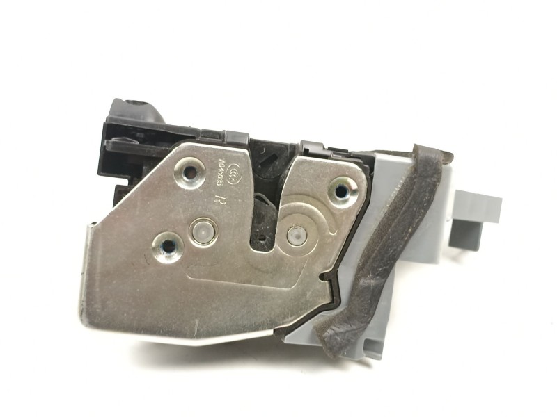 Recambio de cerradura puerta trasera derecha para kia carens iv 1.7 crdi referencia OEM IAM 81420A4030  