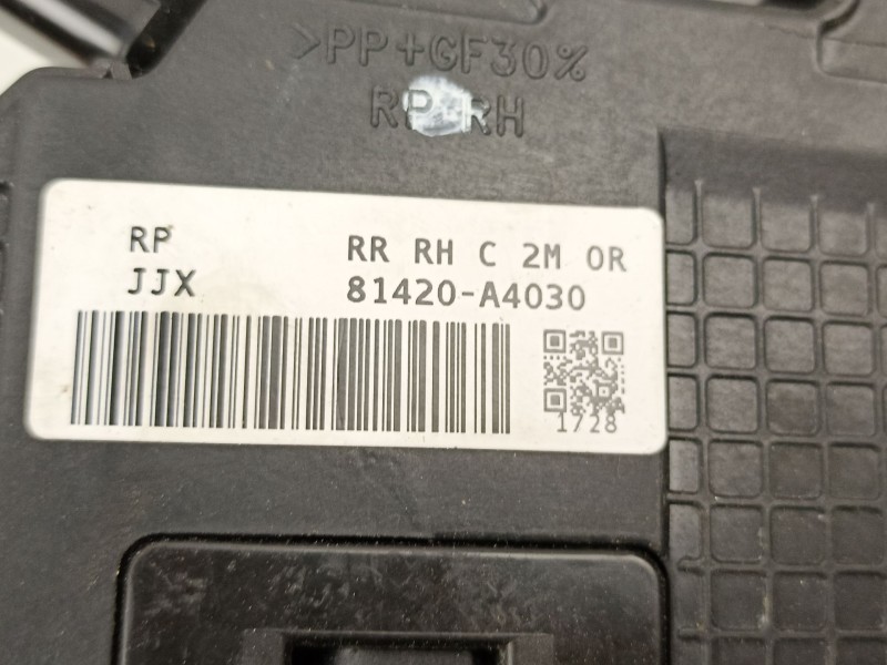 Recambio de cerradura puerta trasera derecha para kia carens iv 1.7 crdi referencia OEM IAM 81420A4030  