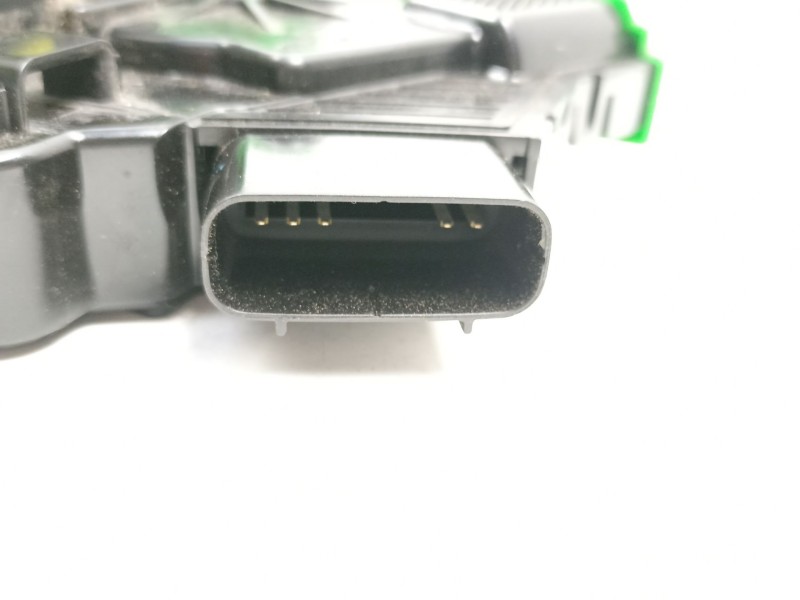 Recambio de cerradura puerta delantera derecha para kia carens iv 1.7 crdi referencia OEM IAM 81320A4010  