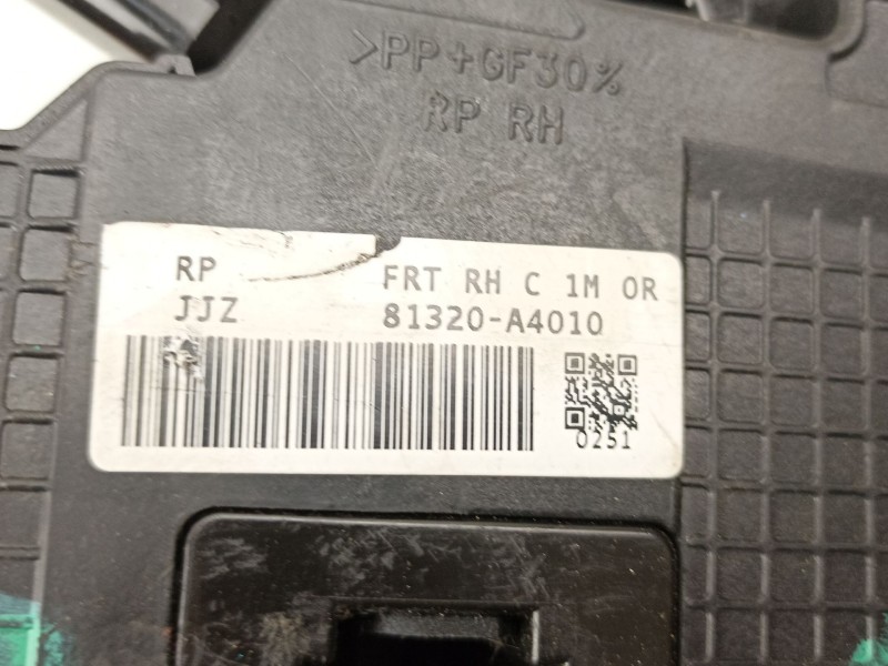 Recambio de cerradura puerta delantera derecha para kia carens iv 1.7 crdi referencia OEM IAM 81320A4010  