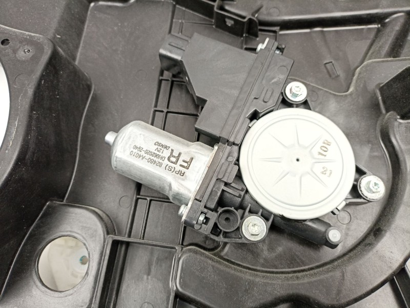 Recambio de elevalunas delantero derecho para kia carens iv 1.7 crdi referencia OEM IAM 82460A4010  