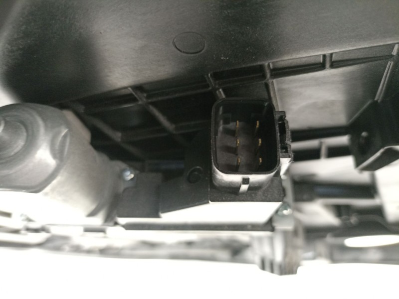 Recambio de elevalunas delantero derecho para kia carens iv 1.7 crdi referencia OEM IAM 82460A4010  