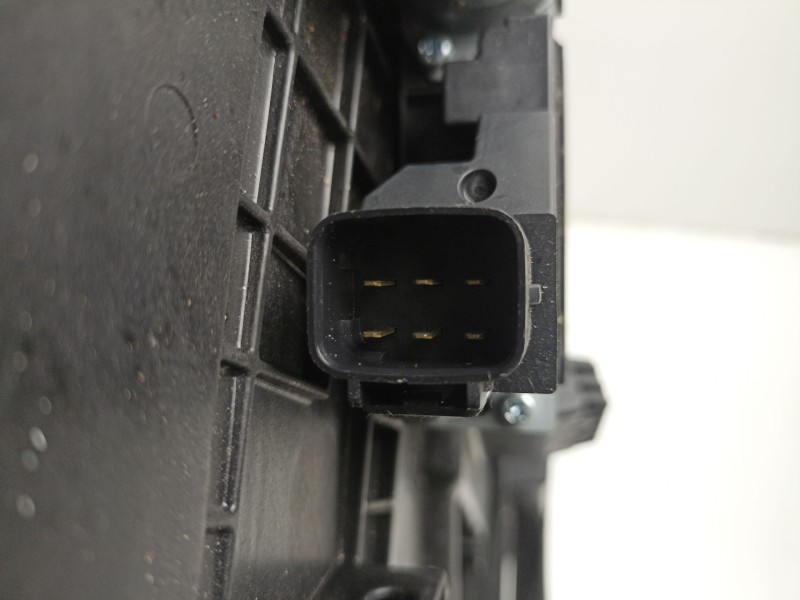 Recambio de elevalunas delantero izquierdo para kia carens iv 1.7 crdi referencia OEM IAM 82450A4010  