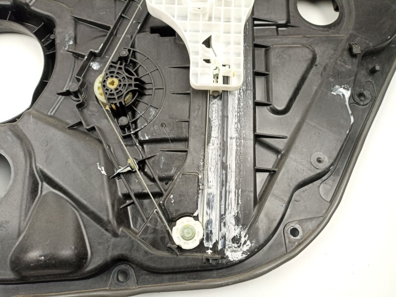 Recambio de elevalunas trasero izquierdo para kia carens iv 1.7 crdi referencia OEM IAM 83450A4010  