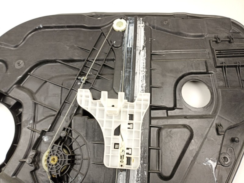 Recambio de elevalunas trasero izquierdo para kia carens iv 1.7 crdi referencia OEM IAM 83450A4010  