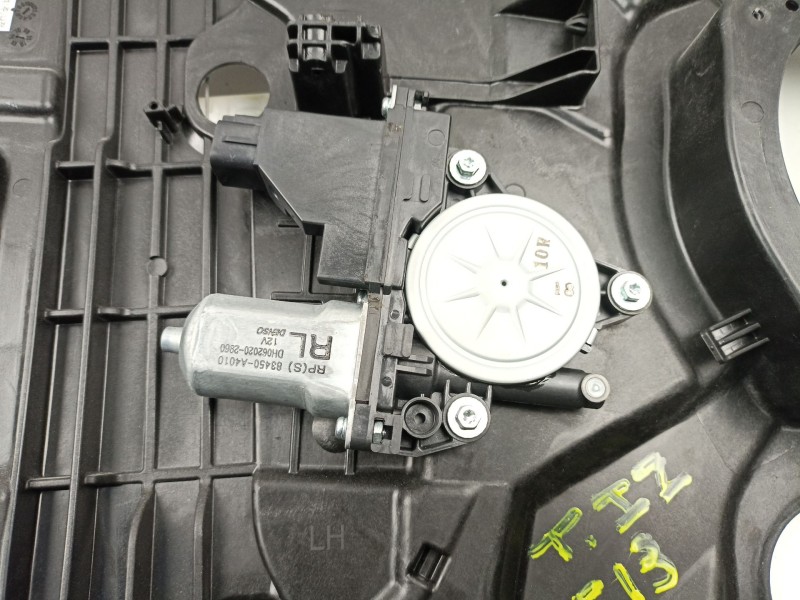 Recambio de elevalunas trasero izquierdo para kia carens iv 1.7 crdi referencia OEM IAM 83450A4010  