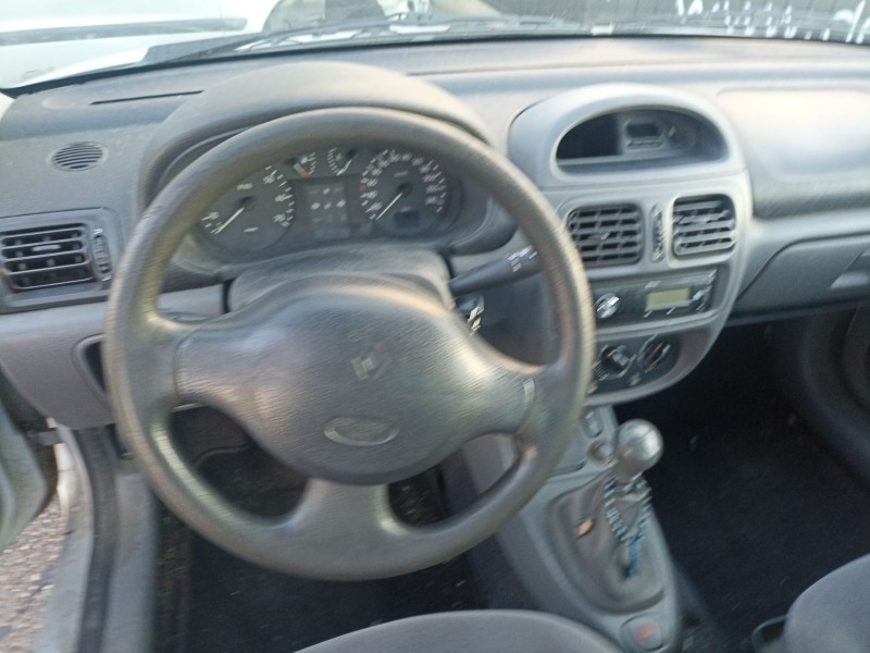 renault clio ii (bb_, cb_) del año 2001