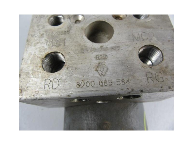 Recambio de abs : renault clio : 1.1 g [2001] para renault clio 1.1 g referencia OEM IAM 8200085584  