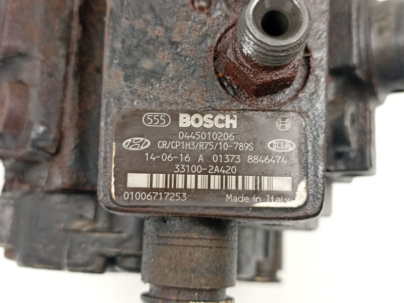 Recambio de bomba inyectora diesel para kia carens iv 1.7 crdi referencia OEM IAM 331002A420 0445010206 