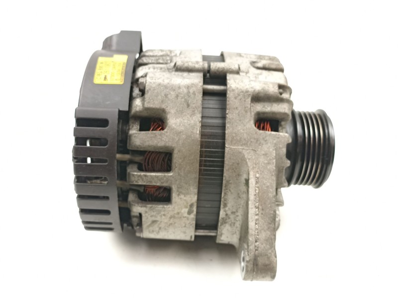 Recambio de alternador para kia carens iv 1.7 crdi referencia OEM IAM 373002A850 2611067 