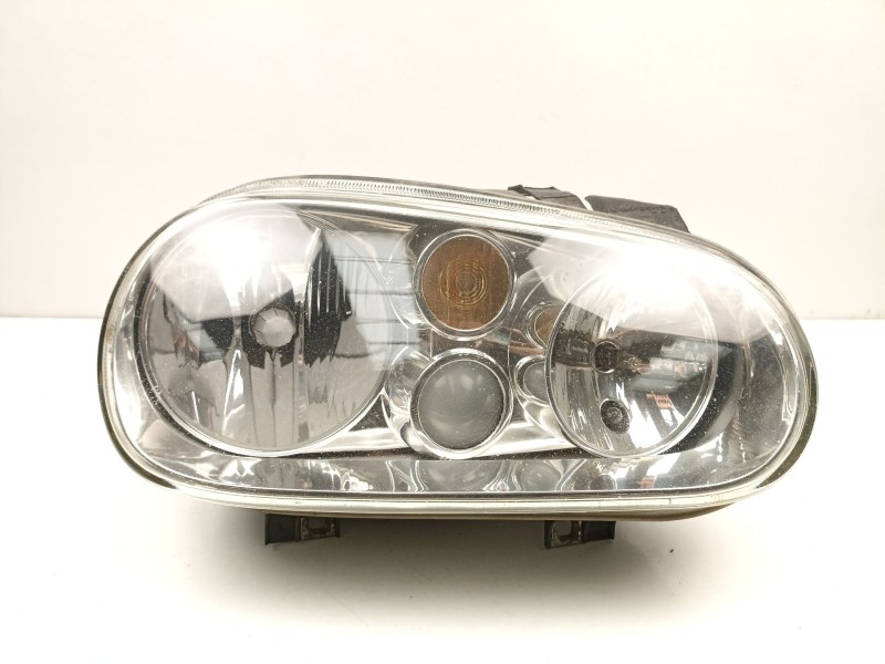 Recambio de faro derecho para volkswagen golf iv (1j1) 1.6 16v referencia OEM IAM 1J1941016K  