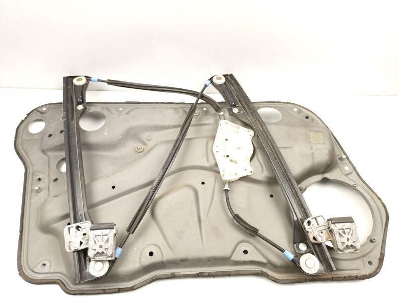 Recambio de elevalunas delantero derecho para volkswagen golf 1.9 tdi referencia OEM IAM 1J4837756F  