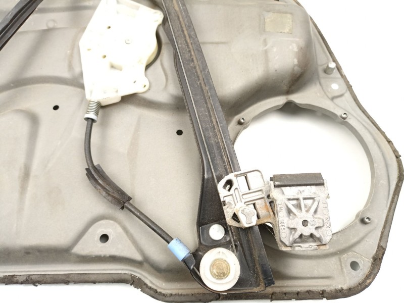 Recambio de elevalunas delantero derecho para volkswagen golf 1.9 tdi referencia OEM IAM 1J4837756F  