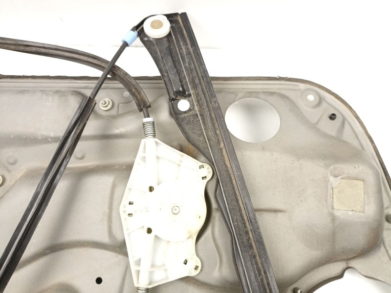 Recambio de elevalunas delantero derecho para volkswagen golf 1.9 tdi referencia OEM IAM 1J4837756F  
