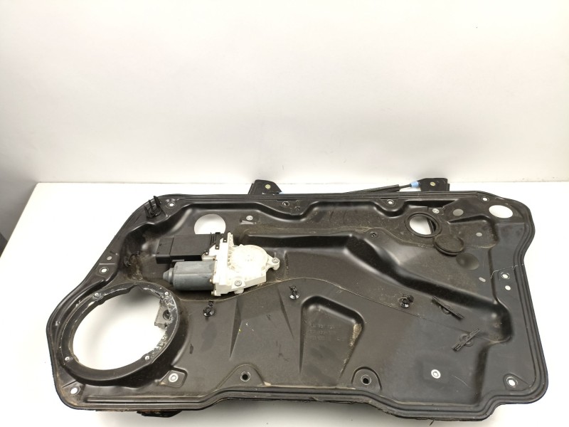 Recambio de elevalunas delantero derecho para volkswagen golf alh referencia OEM IAM 1J4837756F  