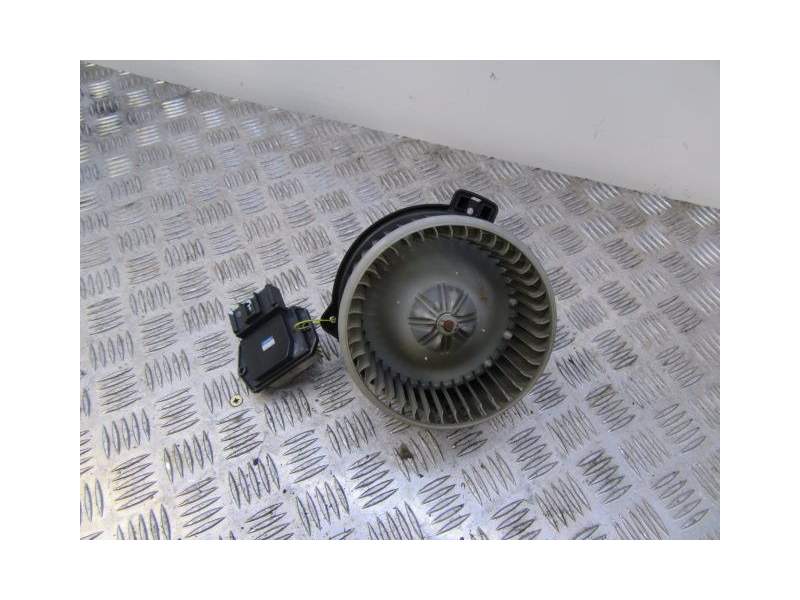 Recambio de motor calefaccion para toyota avensis 2.0 g referencia OEM IAM 0160700610 0130101601 