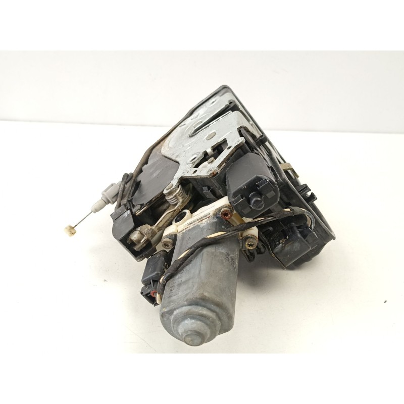 Recambio de cerradura puerta trasera izquierda para bmw 7 (e65, e66, e67) 735 i, li referencia OEM IAM 8240585  