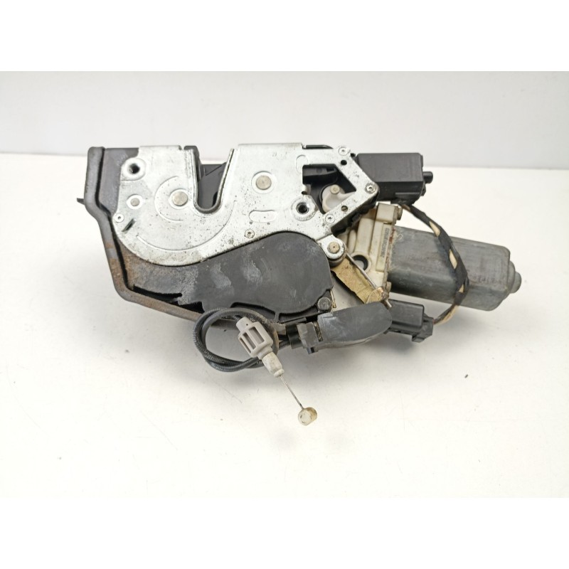 Recambio de cerradura puerta trasera izquierda para bmw 7 (e65, e66, e67) 735 i, li referencia OEM IAM 8240585  