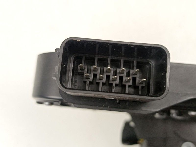 Recambio de cerradura puerta trasera izquierda para volvo xc70 ii (136) d5 awd referencia OEM IAM 31253667  