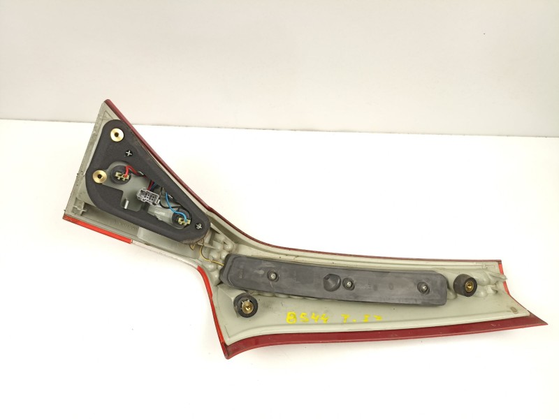 Recambio de piloto porton izquierdo para volvo xc70 ii (136) d5 awd referencia OEM IAM 31265455  