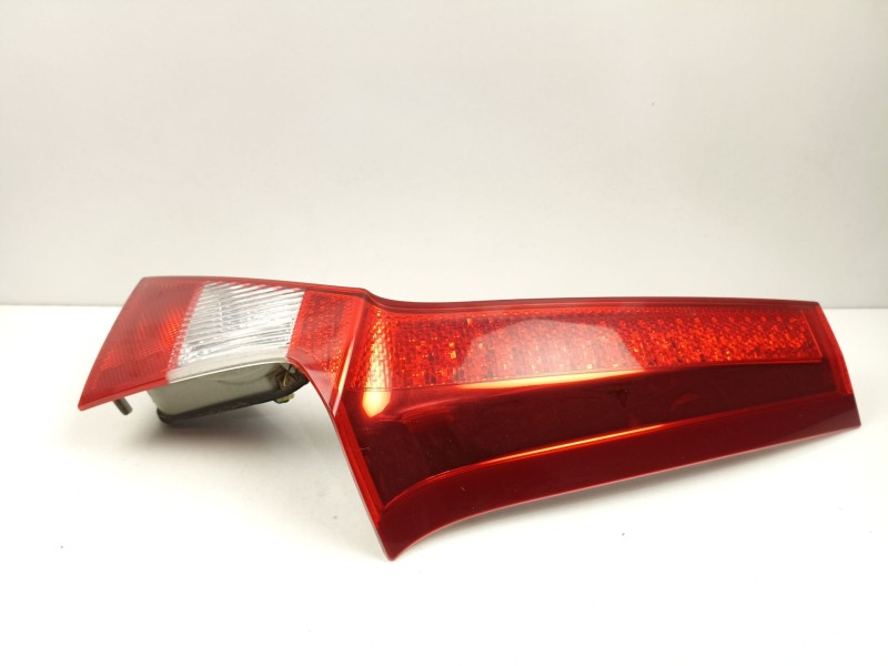 Recambio de piloto porton derecho para volvo xc70 ii (136) d5 awd referencia OEM IAM 31265456  