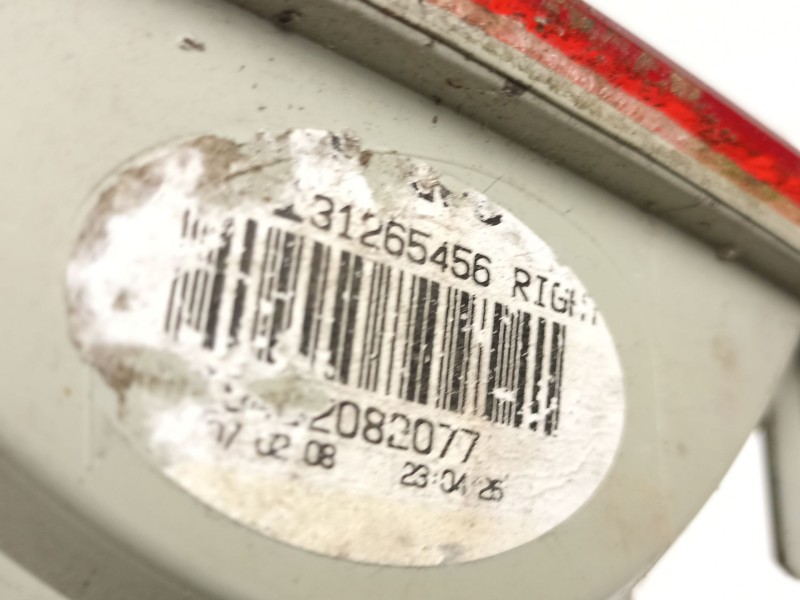 Recambio de piloto porton derecho para volvo xc70 ii (136) d5 awd referencia OEM IAM 31265456  