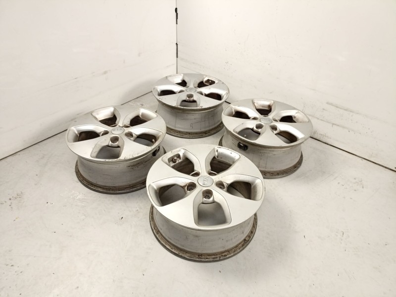 Recambio de juego llantas para kia carens iv 1.7 crdi referencia OEM IAM 52910A4150  