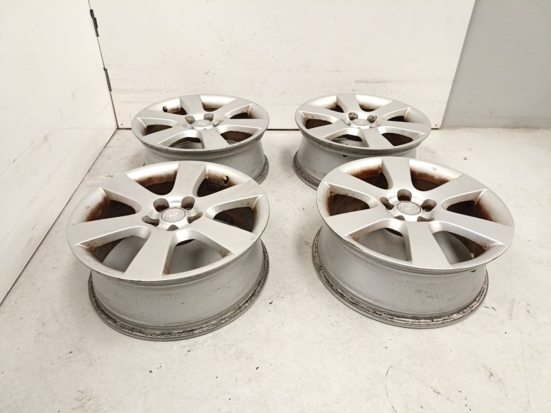 Recambio de juego llantas para hyundai santa fé ii (cm) 2.2 crdi gls 4x4 referencia OEM IAM 529102B180  