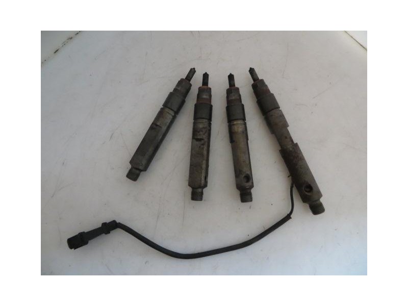 Recambio de inyectores (juego) : renault megane : 1.9 td /f9q q7 [2001] para renault megane 1.9 td /f9q q7 referencia OEM IAM 82