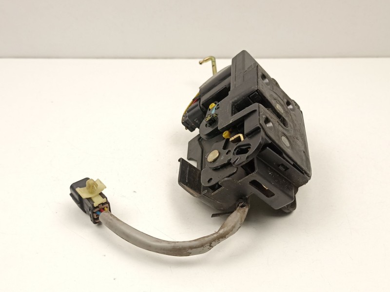 Recambio de cerradura puerta delantera derecha para hyundai getz (tb) 1.1 referencia OEM IAM 813201C021  