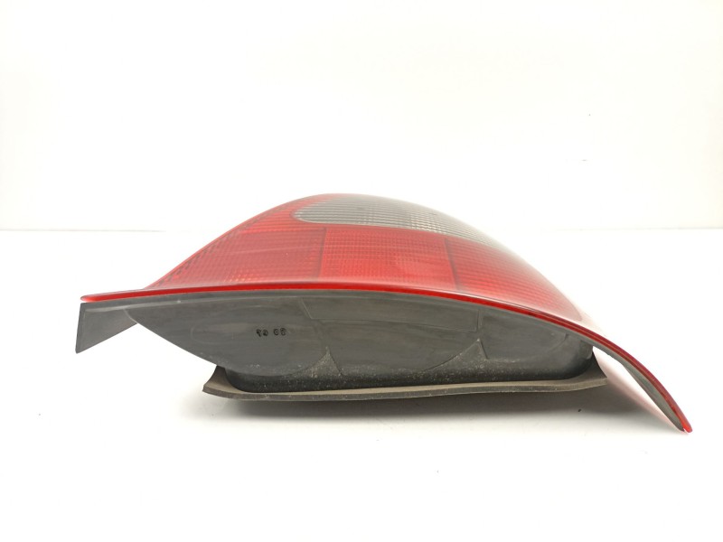 Recambio de piloto trasero derecho para rover 25 i hatchback (rf) 2.0 idt referencia OEM IAM XFB10088  