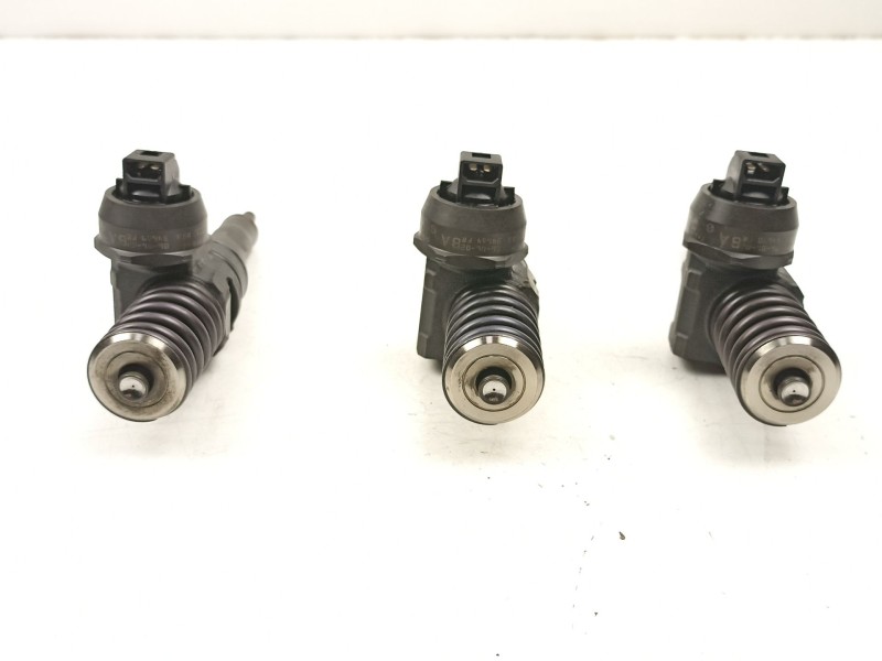Recambio de inyectores juego para seat ibiza 1.4tdi referencia OEM IAM 038130073 0414720215 