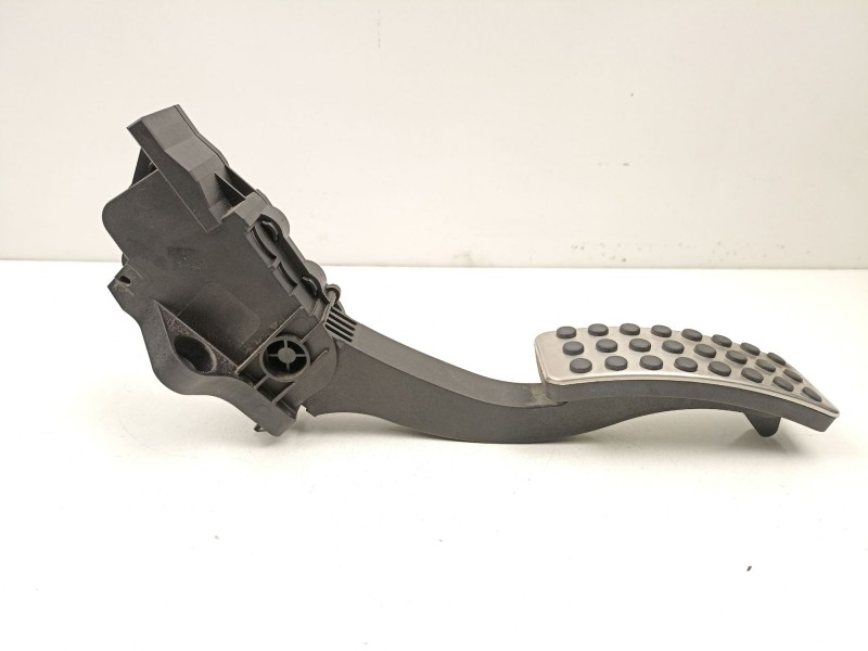 Recambio de potenciometro aceleracion para mercedes-benz clase a (w176) a 200 cdi (176.001) referencia OEM IAM A2463001604  