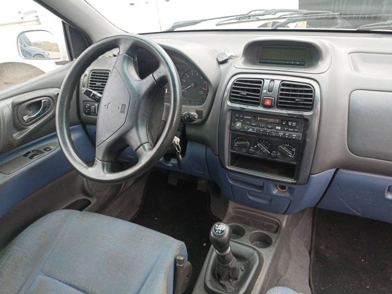 mitsubishi space star monospace (dg_a) del año 2002