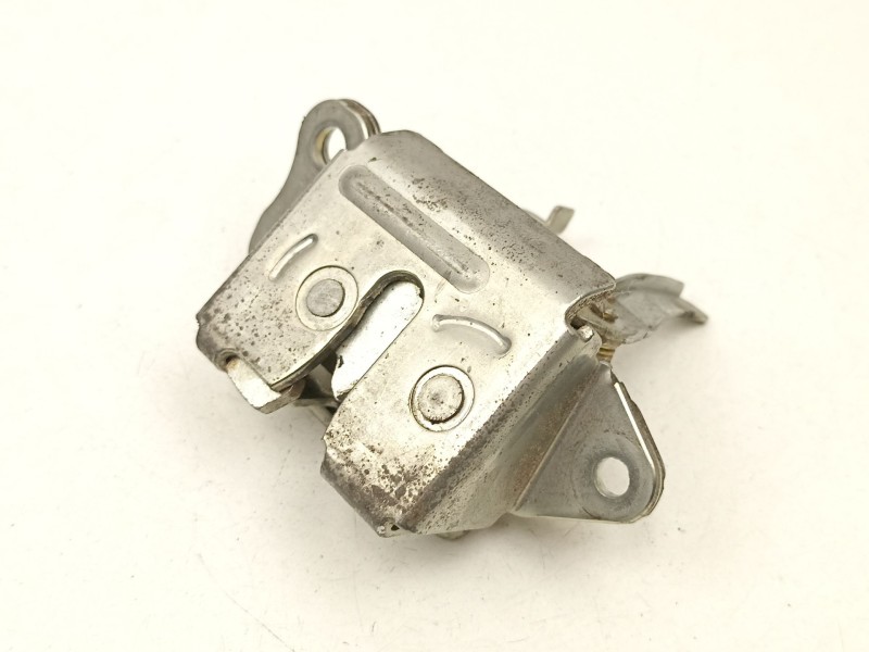 Recambio de cerradura maletero porton para toyota yaris 1.0 g referencia OEM IAM 6935052020  