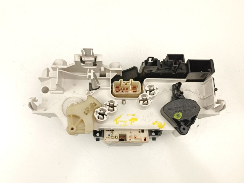 Recambio de mandos calefaccion aire para toyota yaris 1.0 g referencia OEM IAM 8401052100  