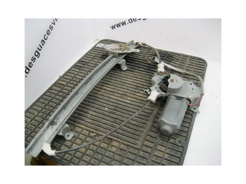 Recambio de elevalunas del-izdo : nissan primera : 1.6 g -ga16(99,28cv) 5p [2000] para nissan primera 1.6 g -ga16  5p referencia