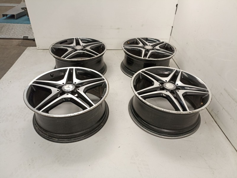 Recambio de juego llantas para mercedes-benz clase a (w176) a 200 cdi (176.001) referencia OEM IAM A1764010302  