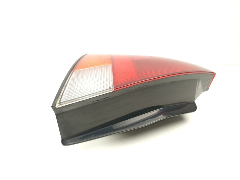 Recambio de piloto trasero izquierdo para mitsubishi carisma 1.8 g 5p referencia OEM IAM MR179505  