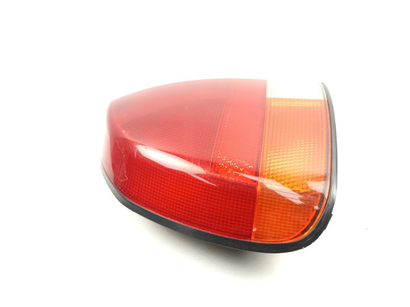 Recambio de piloto trasero izquierdo para mitsubishi carisma 1.8 g 5p referencia OEM IAM MR179505  