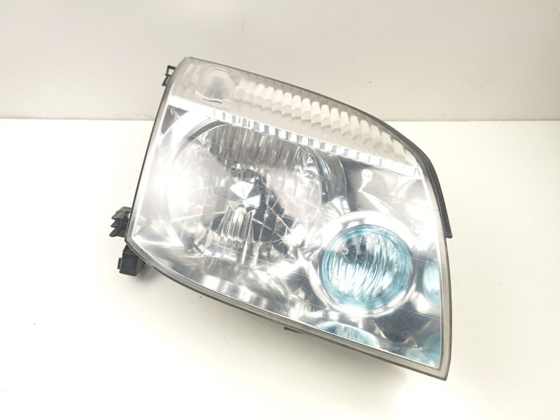 Recambio de faro derecho para nissan x-trail i (t30) 2.2 di 4x4 referencia OEM IAM 260108H925  