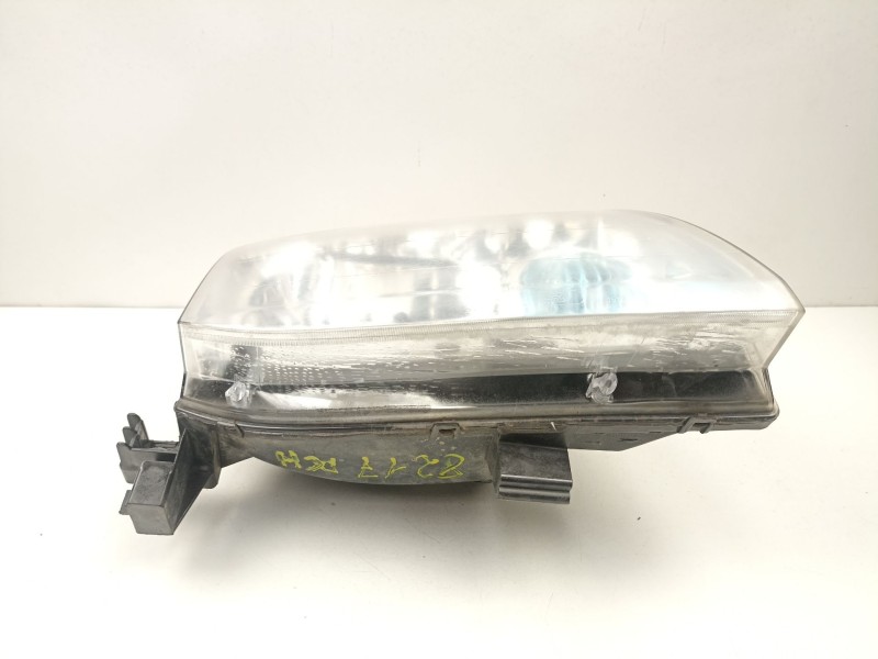 Recambio de faro derecho para nissan x-trail i (t30) 2.2 di 4x4 referencia OEM IAM 260108H925  