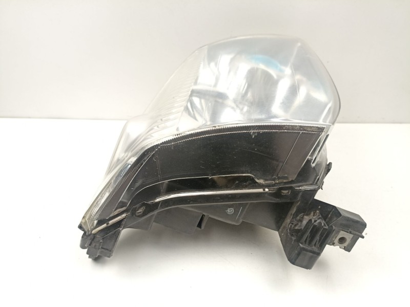 Recambio de faro derecho para nissan x-trail i (t30) 2.2 di 4x4 referencia OEM IAM 260108H925  