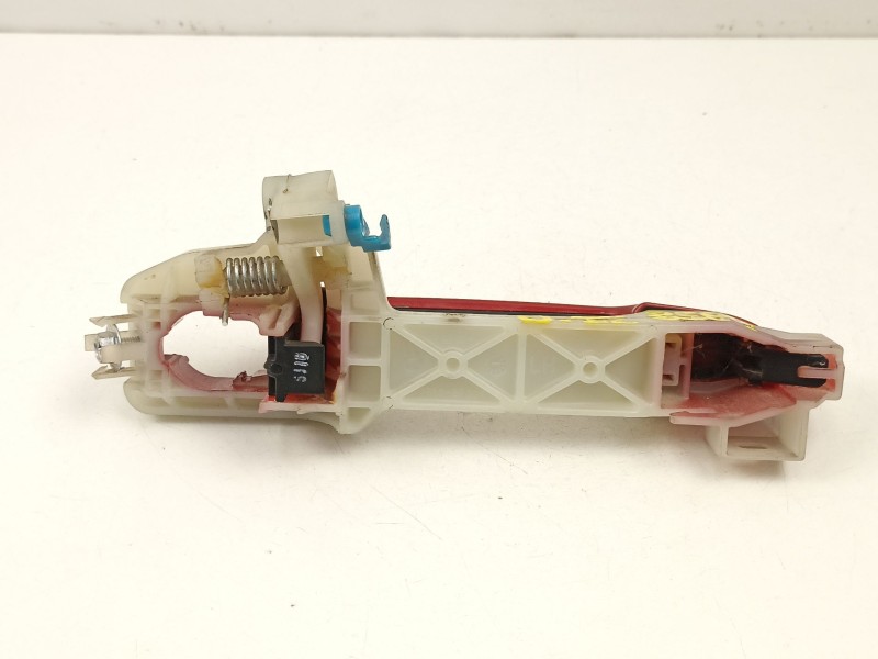 Recambio de manilla delantera izquierda para kia rio iii (ub) 1.2 cvvt referencia OEM IAM 826551W000  