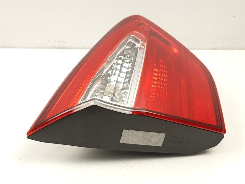 Recambio de piloto porton izquierdo para kia rio iii (ub) 1.2 cvvt referencia OEM IAM 924031W2  